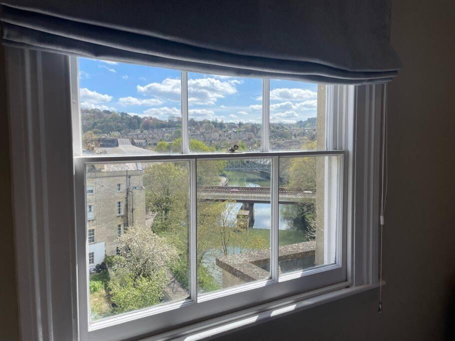 Crescent Penthouse With Stunning Views And Free Parking * Bath