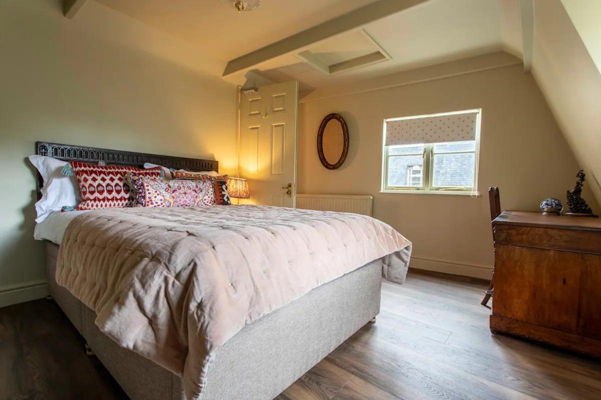 Next To Abbey & Baths - Gorgeous Georgian House Apartment