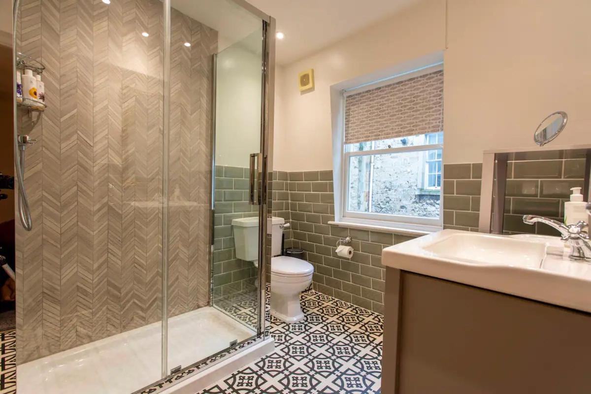 Next To Abbey & Baths - Gorgeous Georgian House Apartment Bath