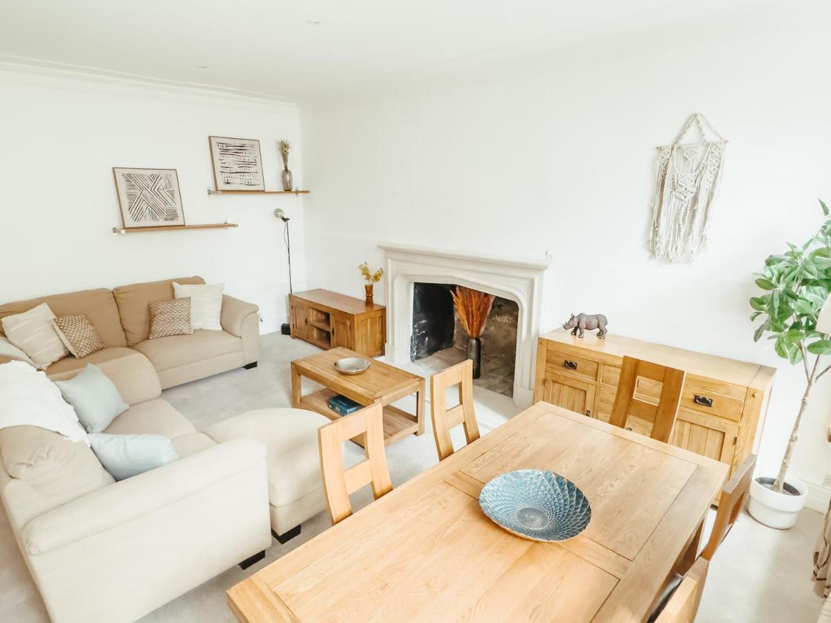 Garden Flat In Period Centrally Located