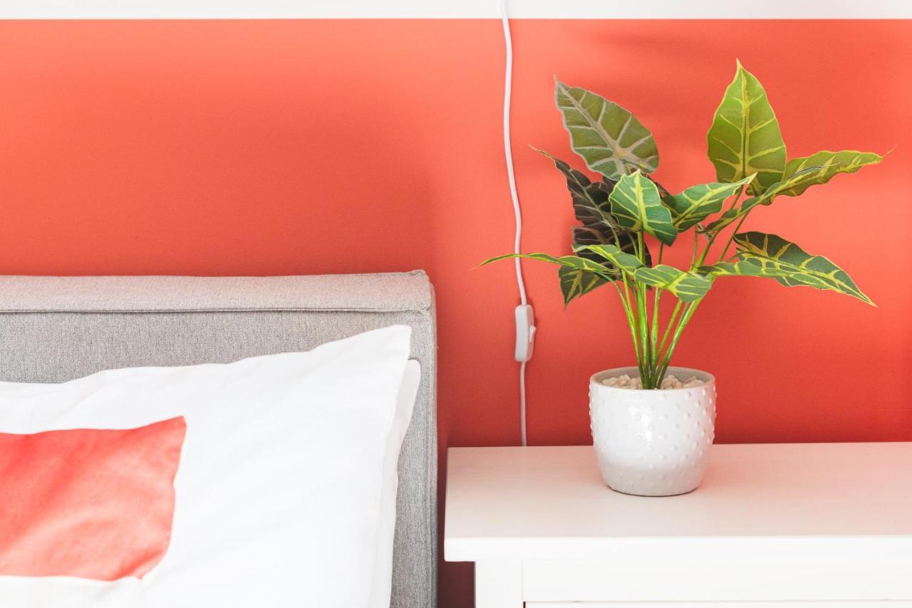 Beautiful Garden Flat With Stunning Views - Mycityhaven Apartment Bath