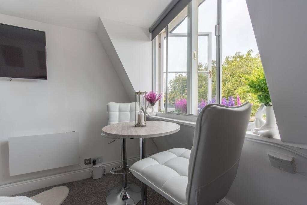 Parade Gardens Boutique Apartments- Central, Grade I Listed, 4k Tvs, Hidden Views Apartment *