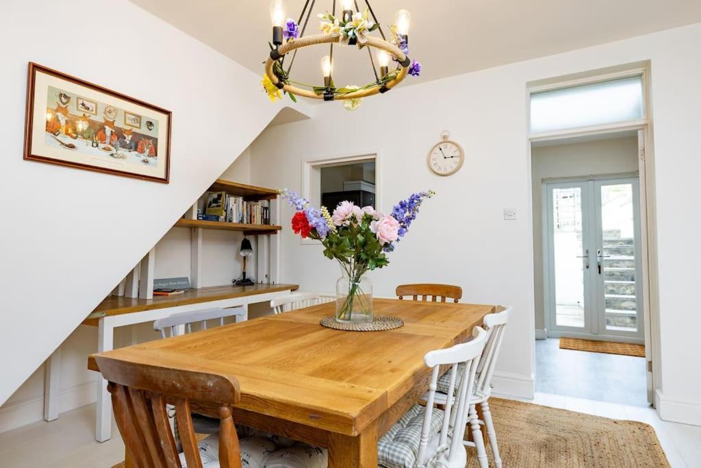 Pure B - Welcoming 3 Bed House Free Parking & Wifi * Bath