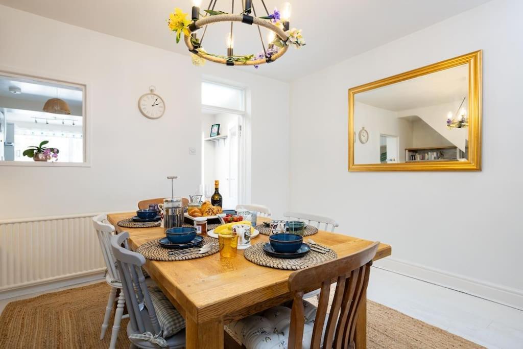 Holiday home Pure B - Welcoming 3 Bed House Free Parking & Wifi