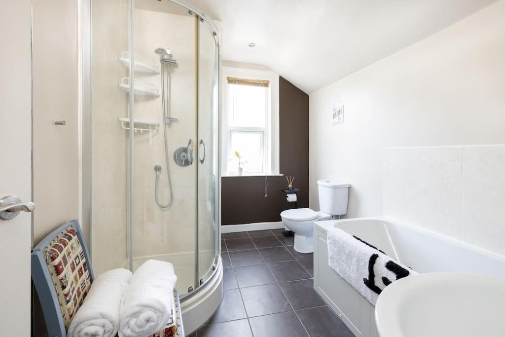 Holiday home Pure B - Welcoming 3 Bed House Free Parking & Wifi