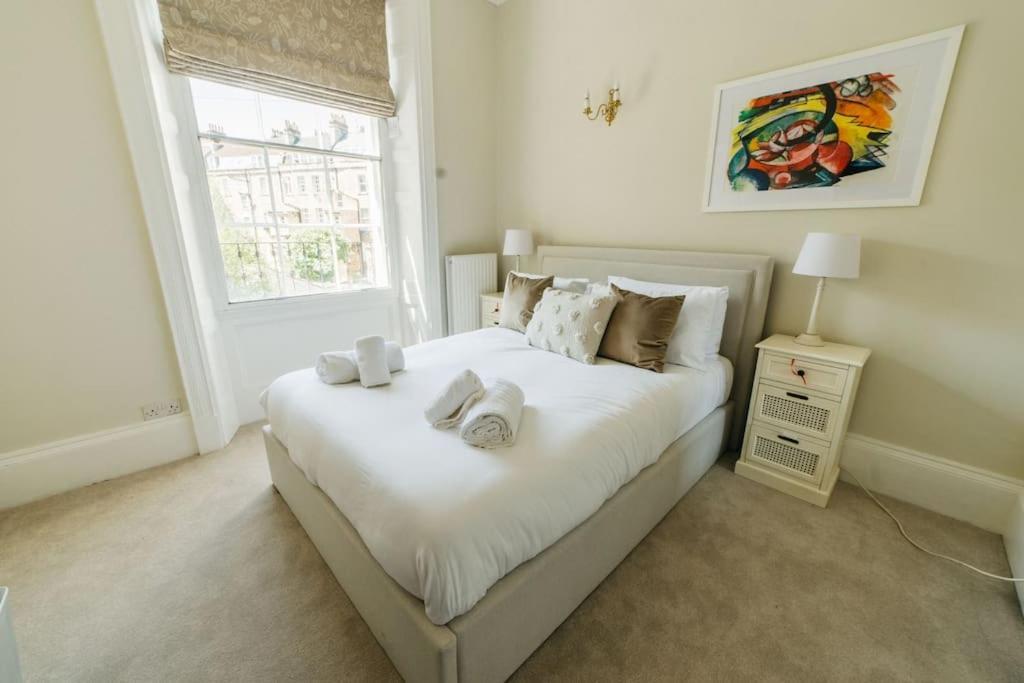 Luxury, Central, Sun-filled 3 Bed Haven In Bath