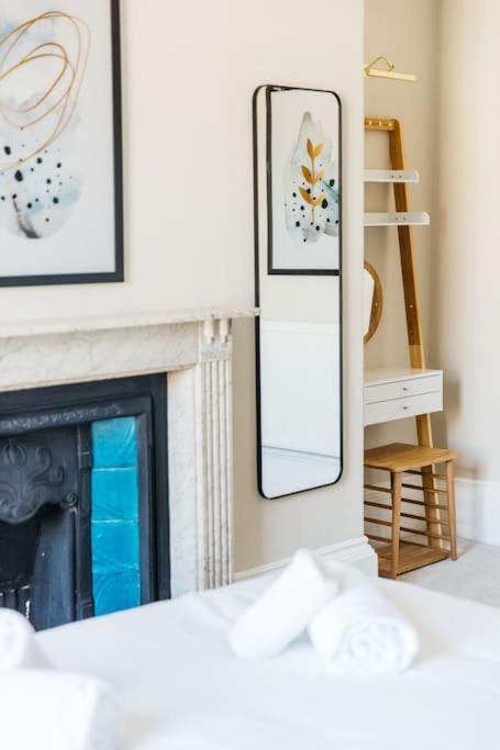 Apartment Luxury, Central, Sun-filled 3 Bed Haven In