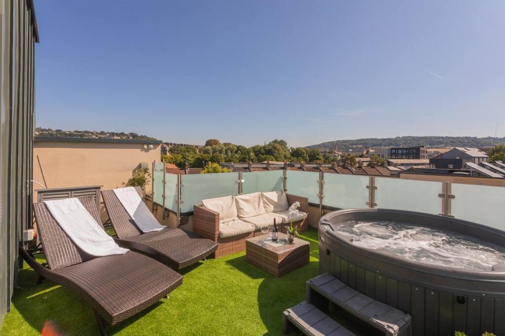 Luxury Penthouse With Hot Tub *