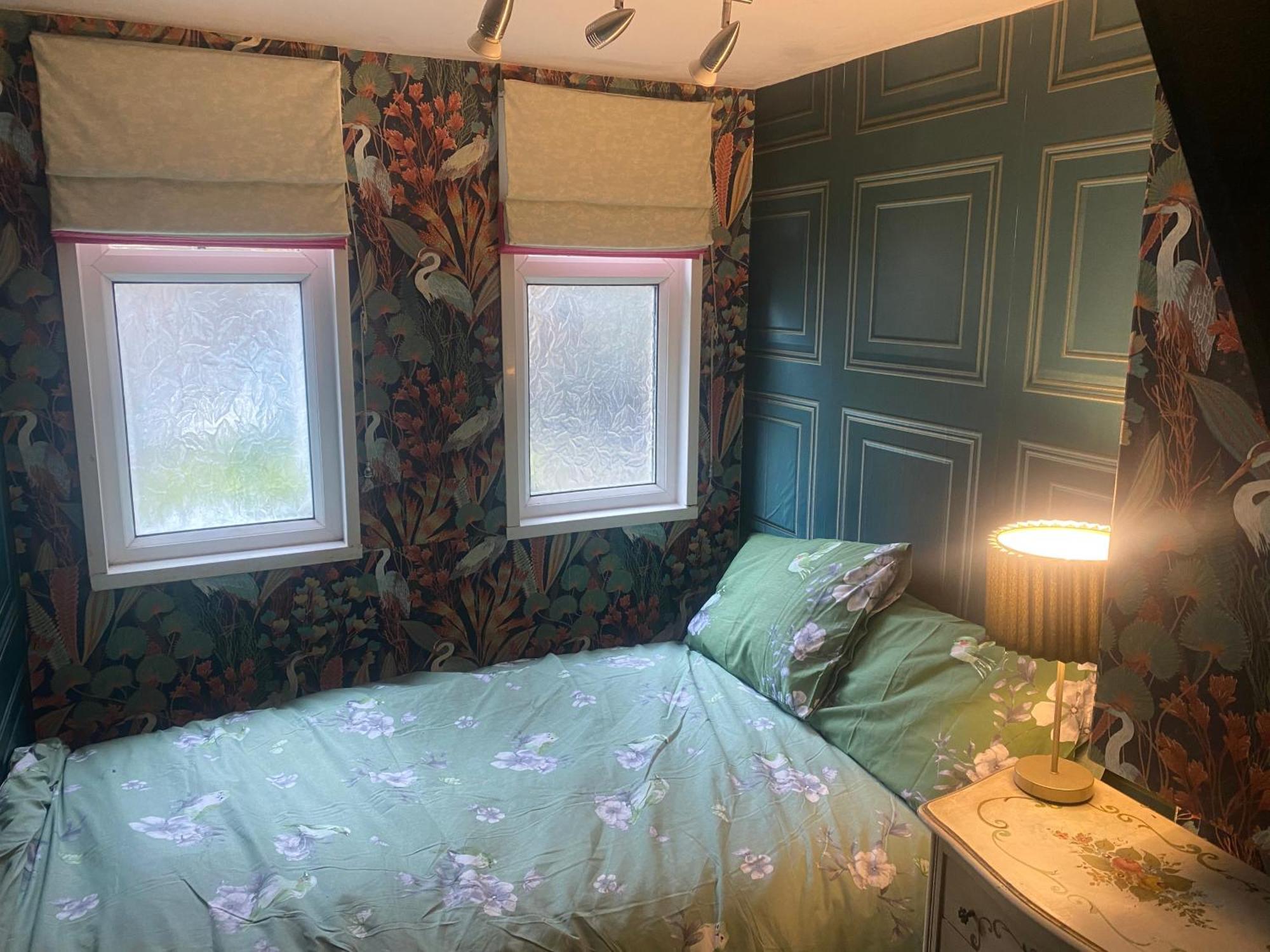 Quiet Lower Floor 2 Bed With Private Patio Garden 4* Bath