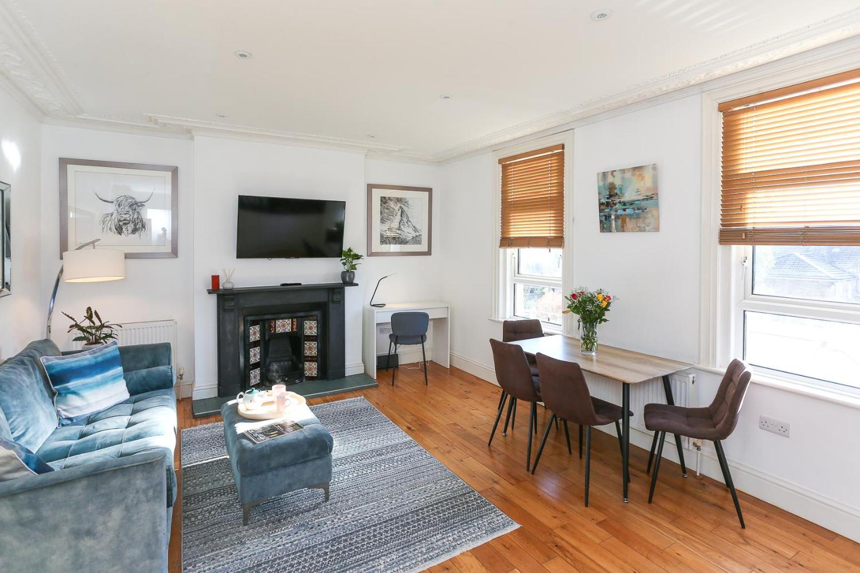 Newbridge Road, One Bedroom Apartment Bath