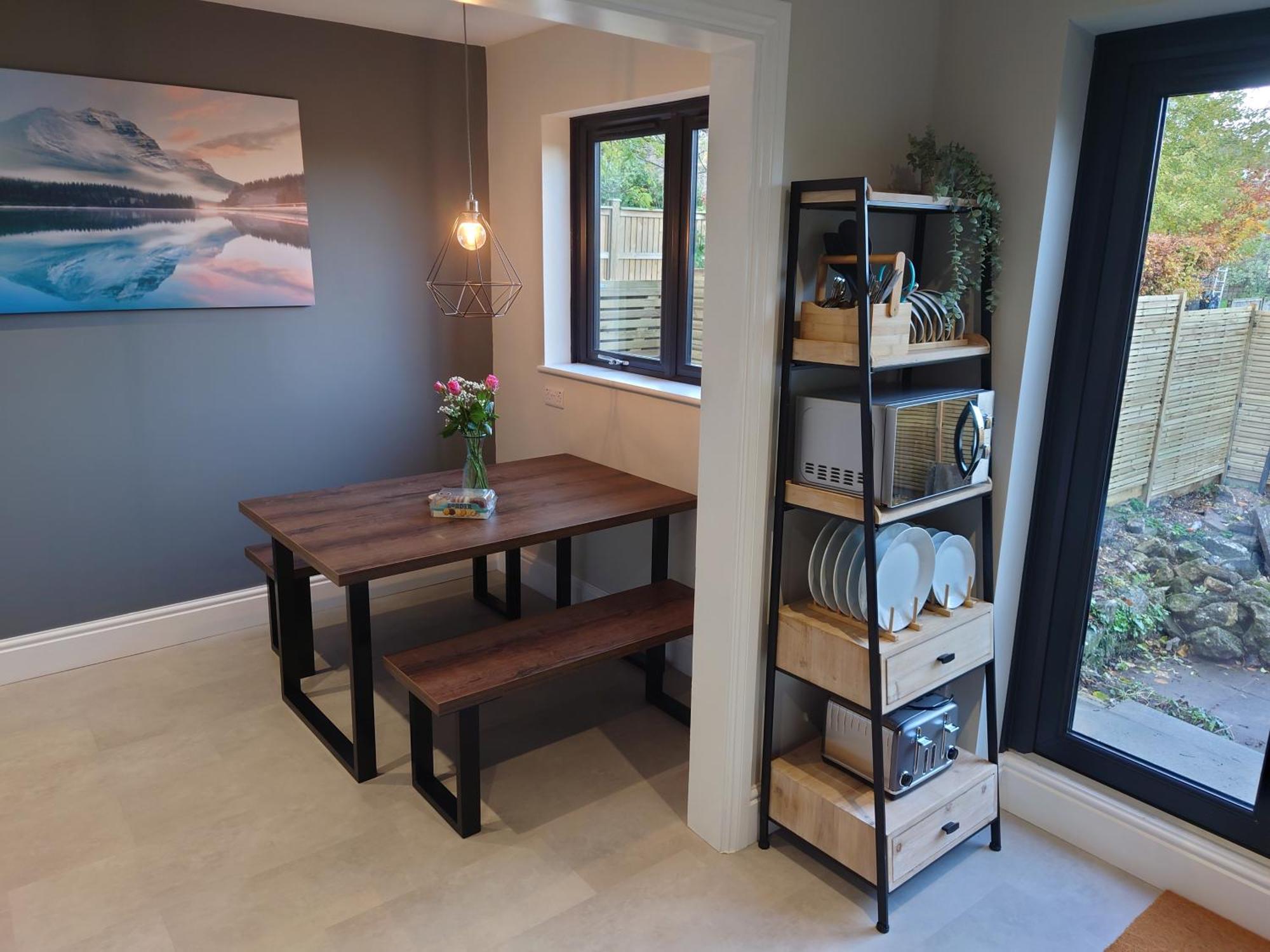 Newly Renovated 2-bed Apartment Bath