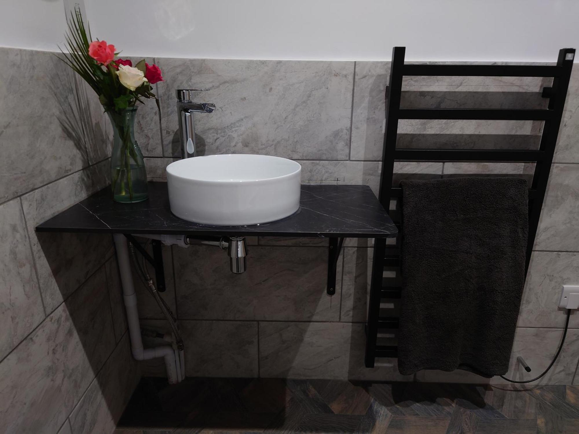Newly Renovated 2-bed Bath