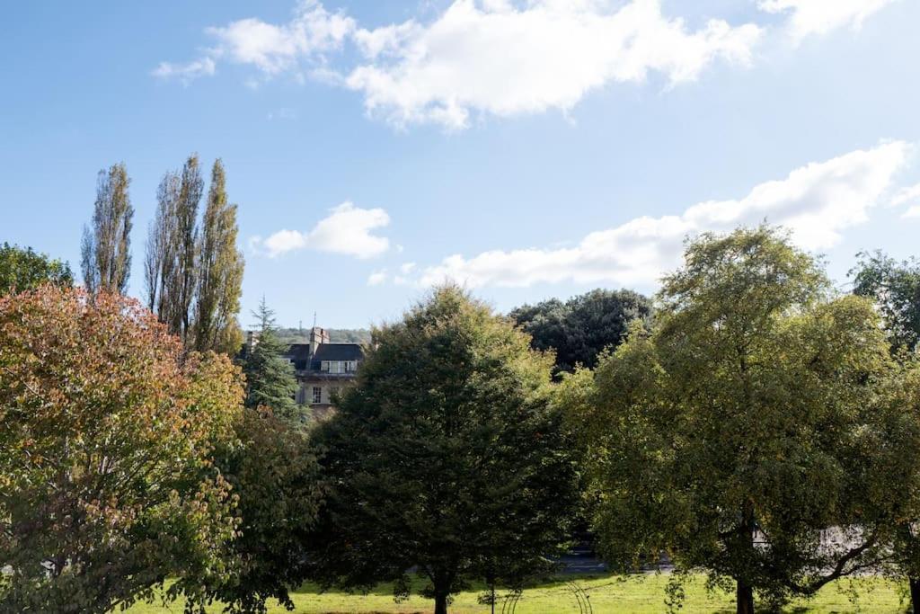 Spacious Georgian Pad - Free Parking - Walk To * Bath