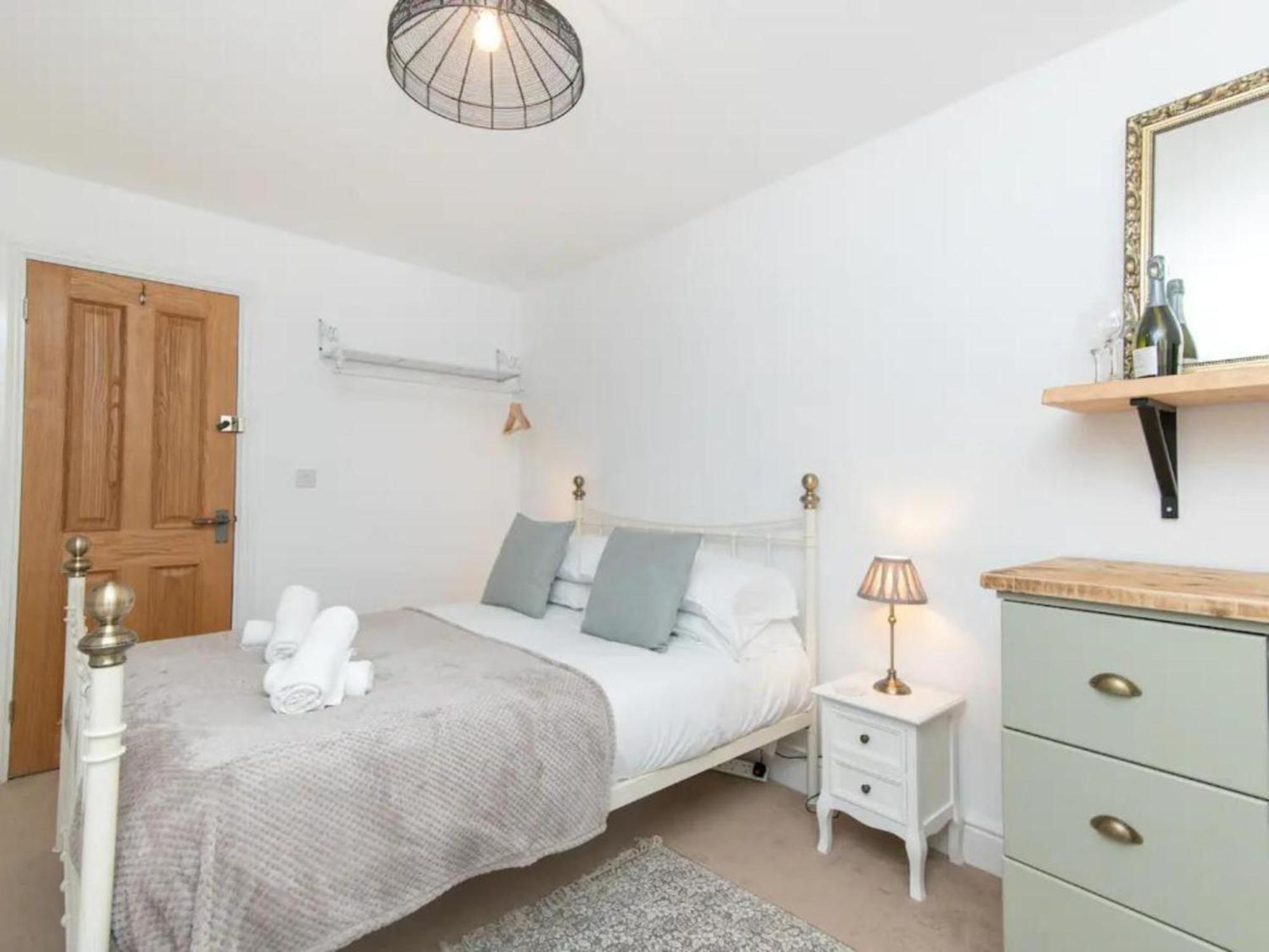 Pass The Keys Cosy 1 Bed Studio In Central *