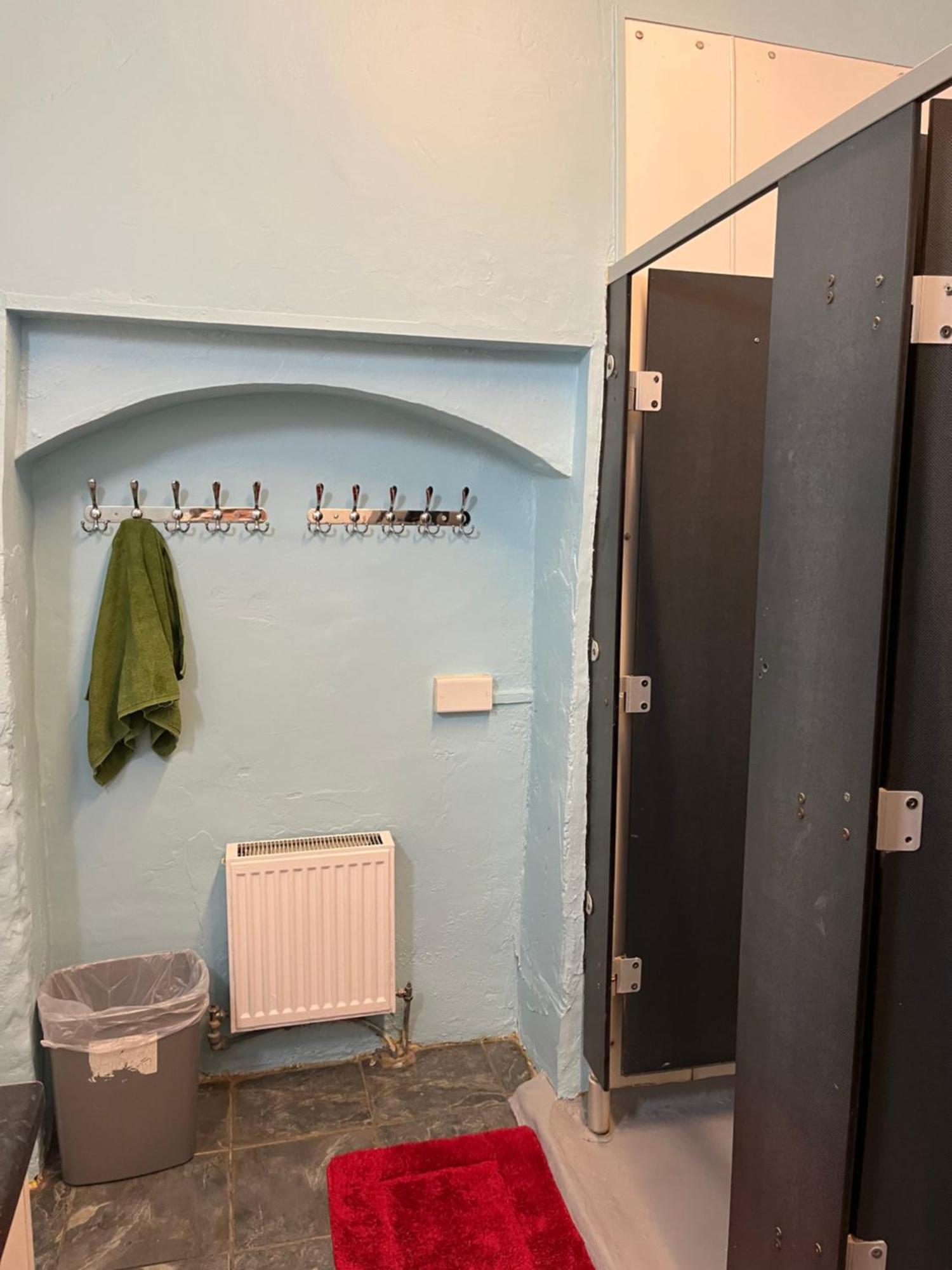 Backpackers * Bath