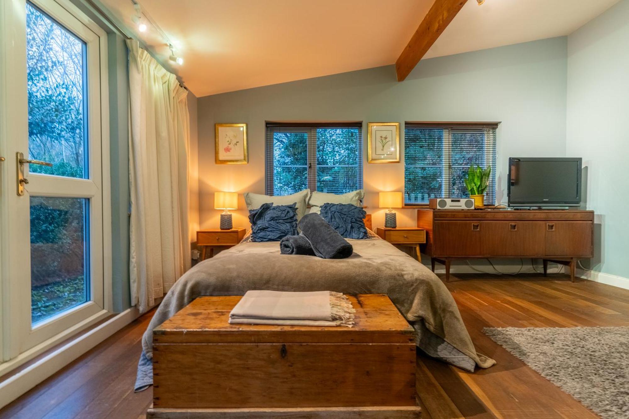 Somerset Lodge, A Secret Hideaway * Bath