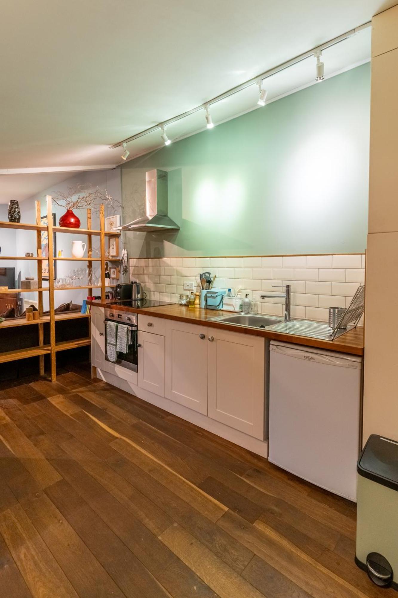 Somerset Lodge, A Secret Hideaway Bath