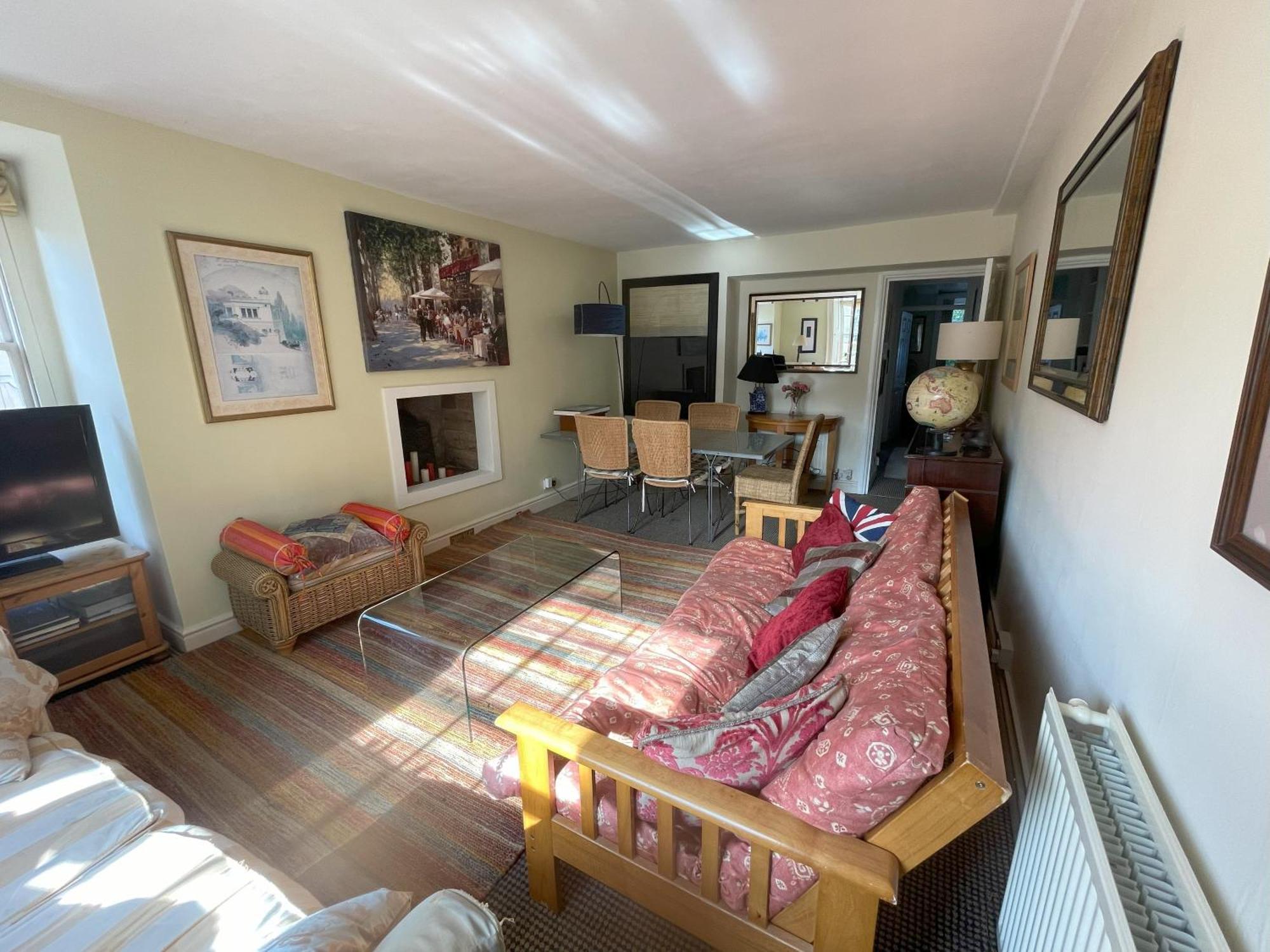 Georgian Garden Flat With Free Parking Apartment Bath