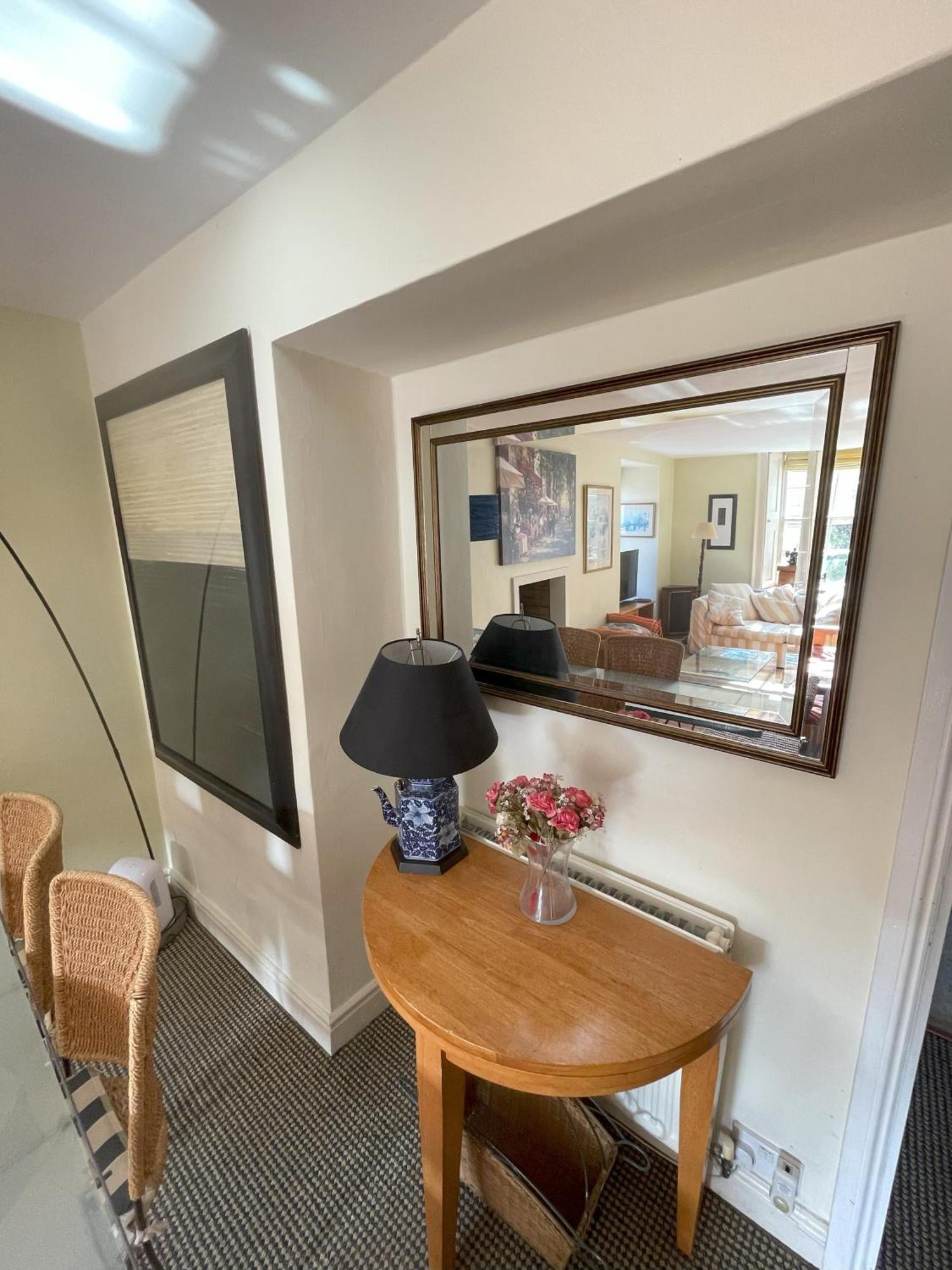 Georgian Garden Flat With Free Parking Apartment *