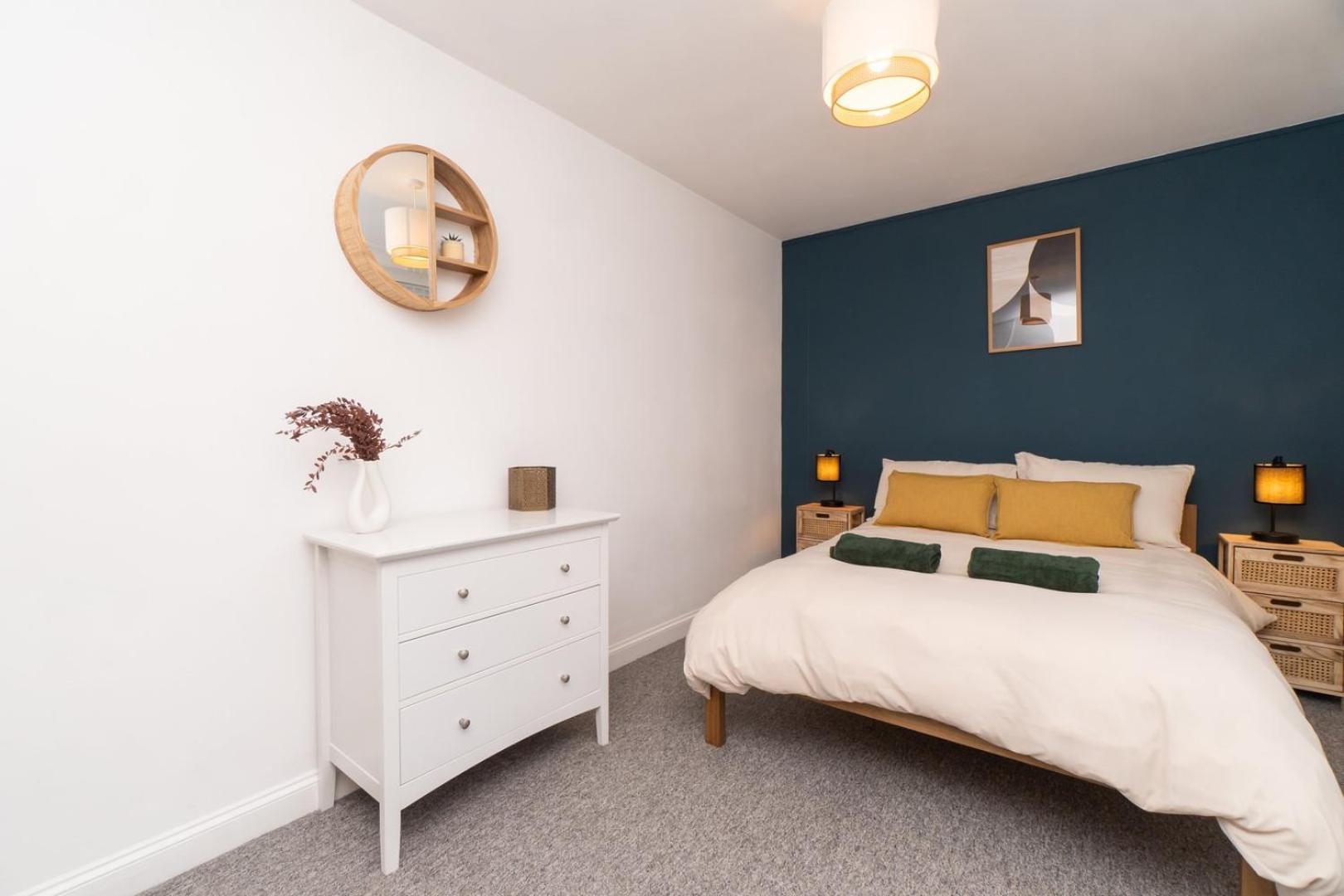 Guest house Wifi | Parking | Near Major Attractions