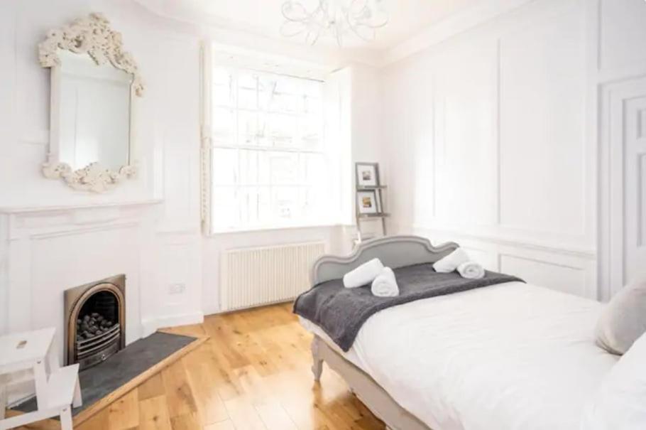 Orchard Street: 1br With Garden Apartment