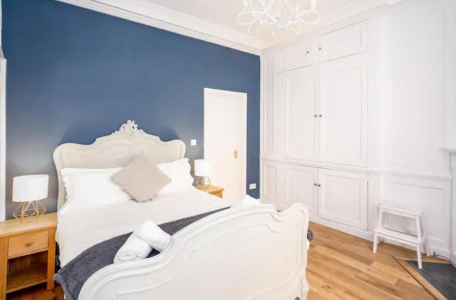 Orchard Street: 1br With Garden Bath