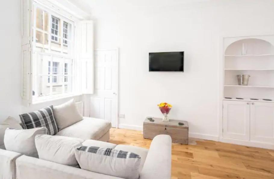 Orchard Street: 1br With Garden Apartment *