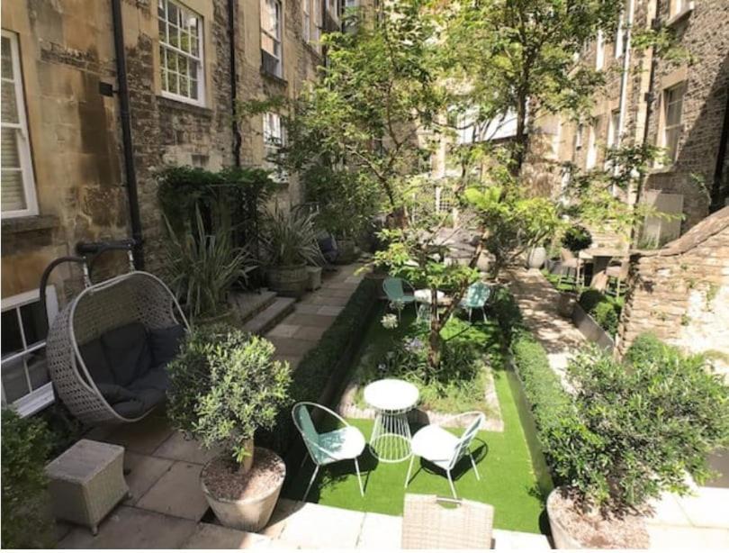Apartment Orchard Street: 1br With Garden