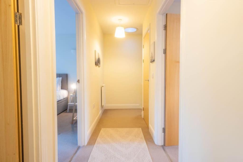 The Wellness Lodge- Gym, Table Tennis, Cinema, Parking And More! Holiday home