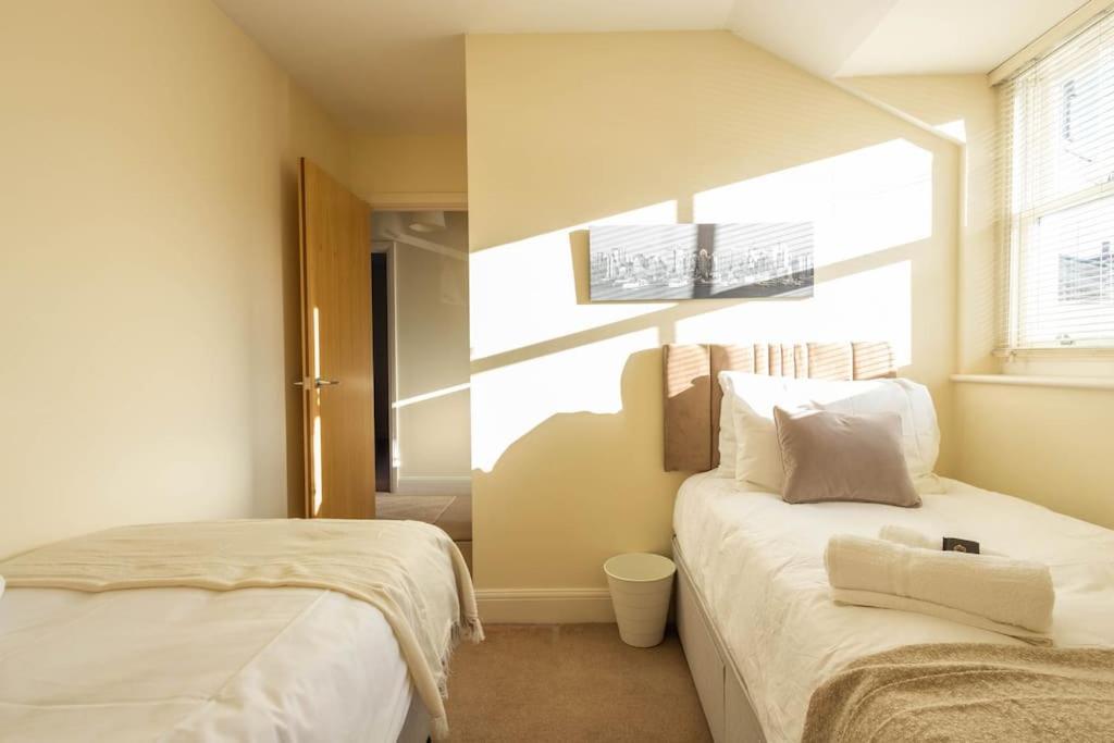 The Wellness Lodge- Gym, Table Tennis, Cinema, Parking And More! Bath