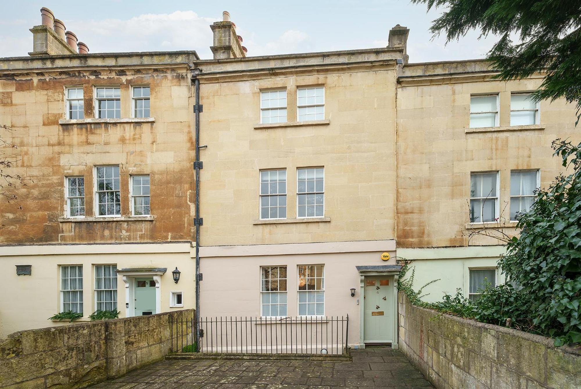 The Haze House - 4 Bed Townhouse * Bath