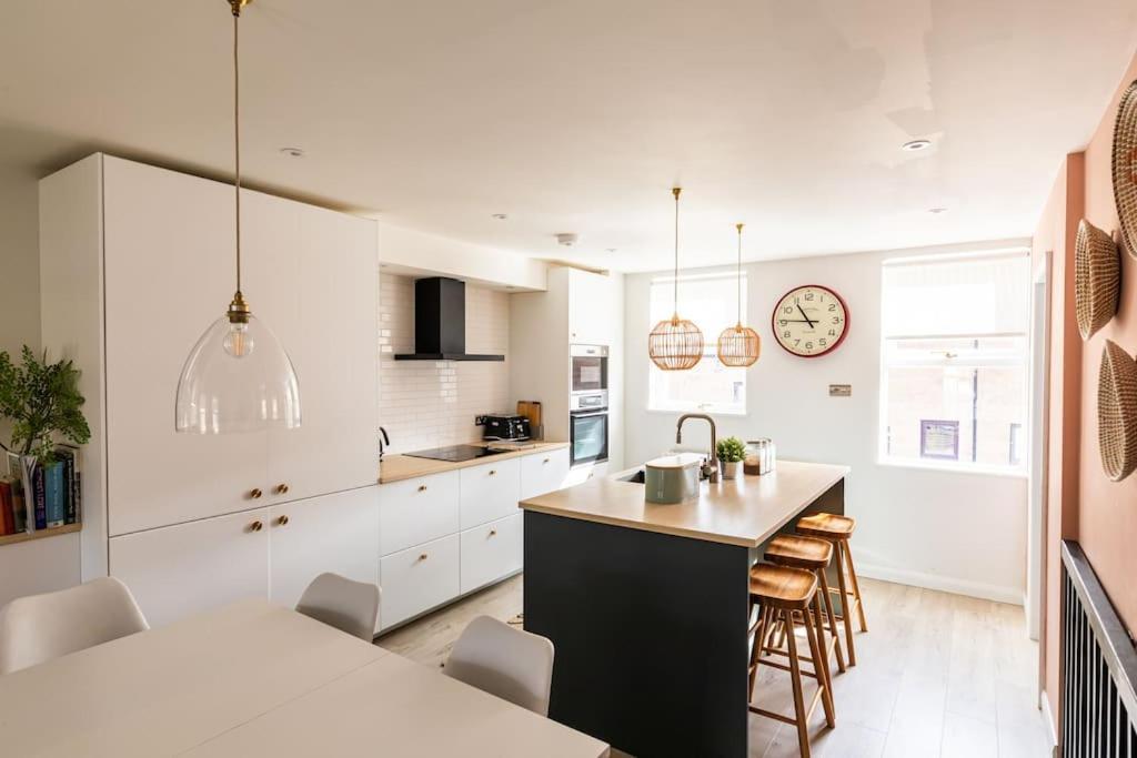 Premium House W Parking - Walk Everywhere Holiday home Bath