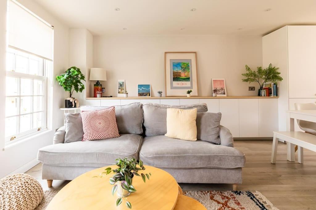 Premium House W Parking - Walk Everywhere * Bath