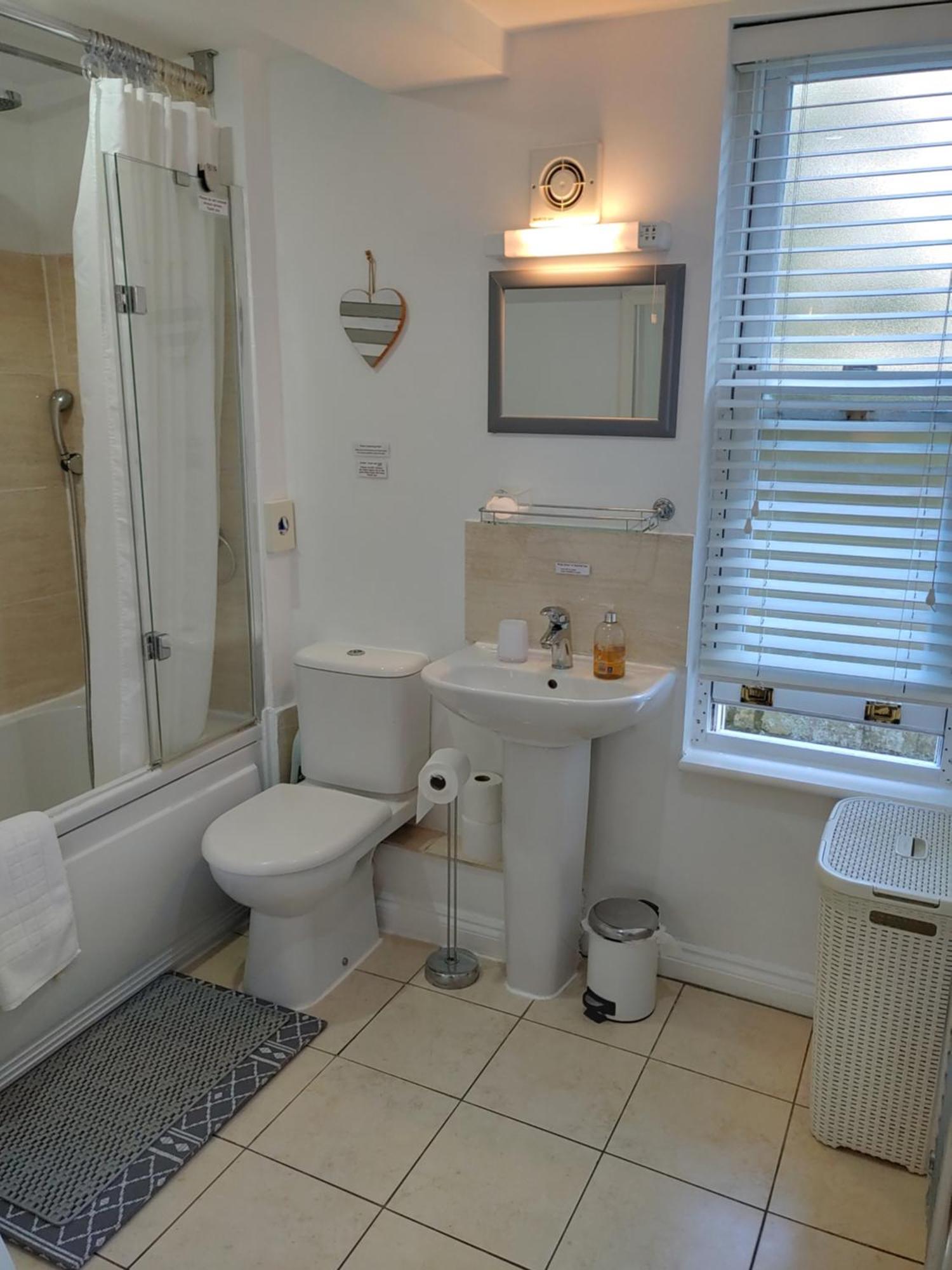 The House - Free 1st Breakfast - Free Parking Apartment *