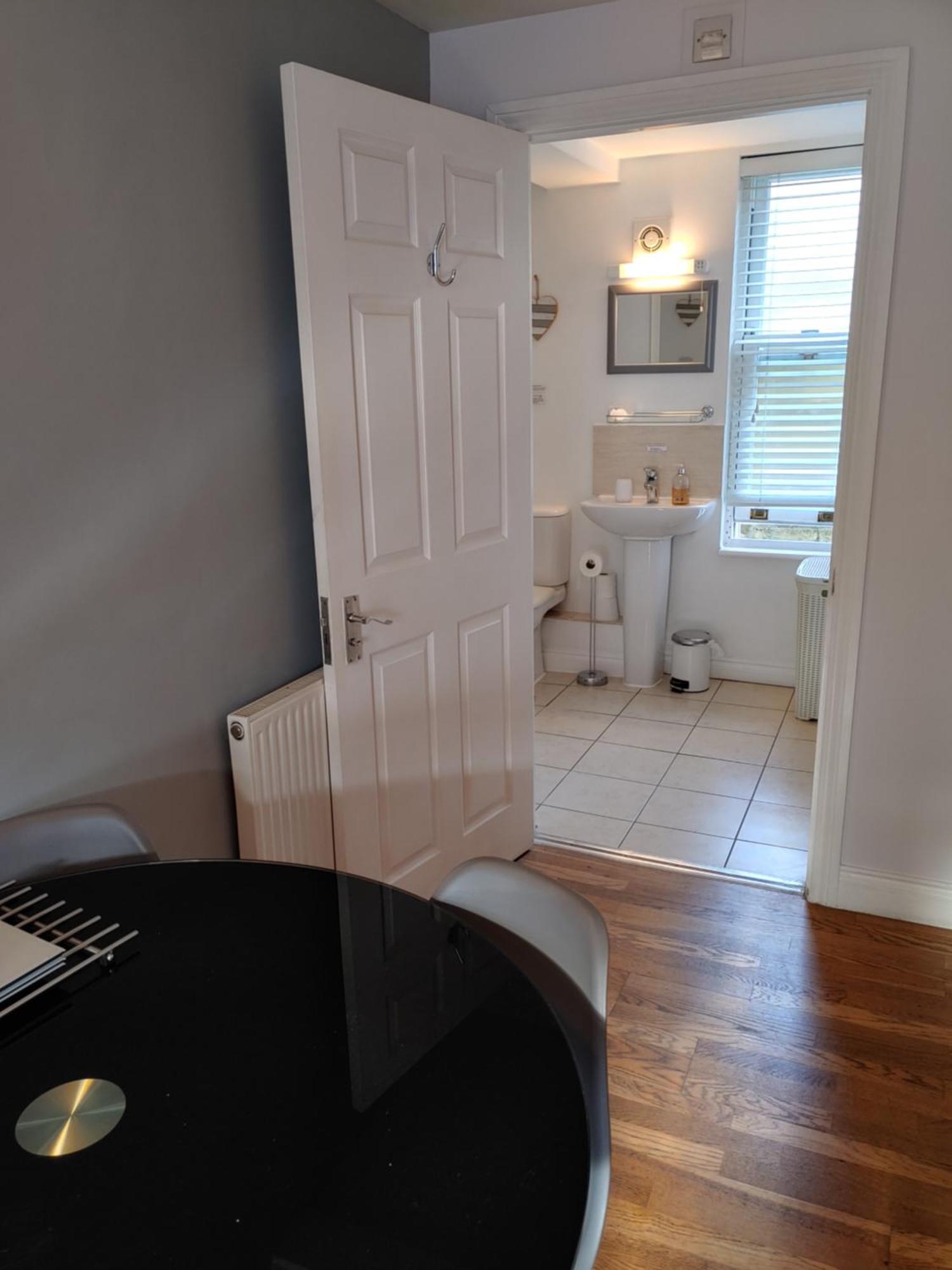The House - Free 1st Breakfast - Free Parking Apartment Bath