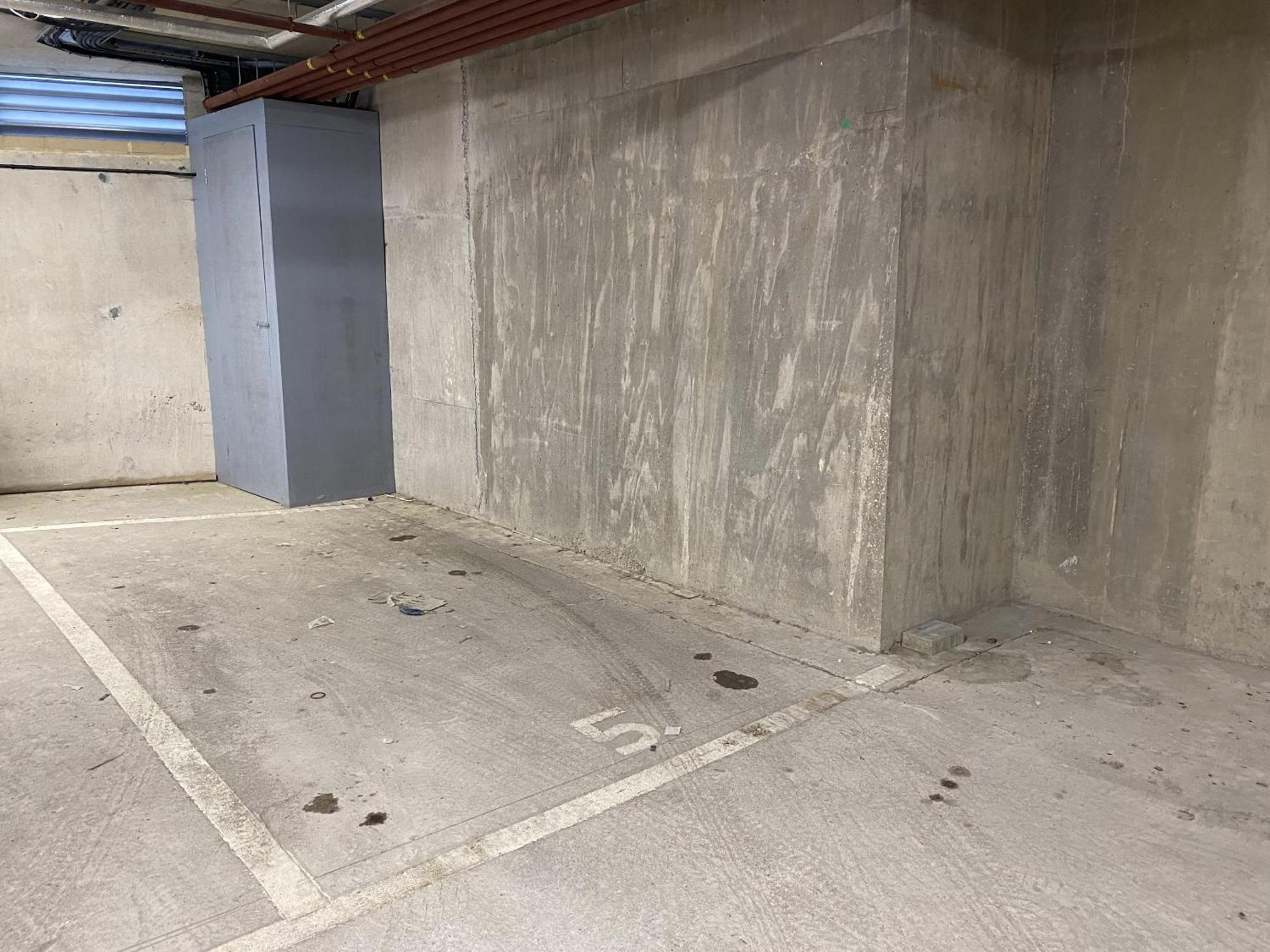 Walcot Yard With Parking, Keys Apartment
