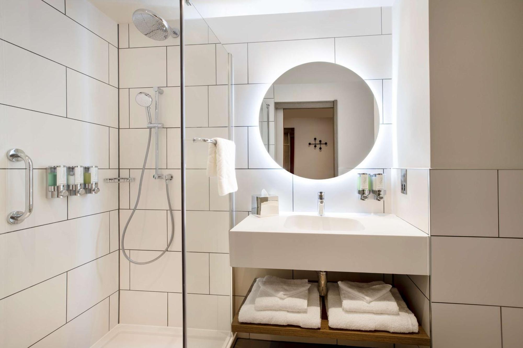 Hampton By Hilton 4*
