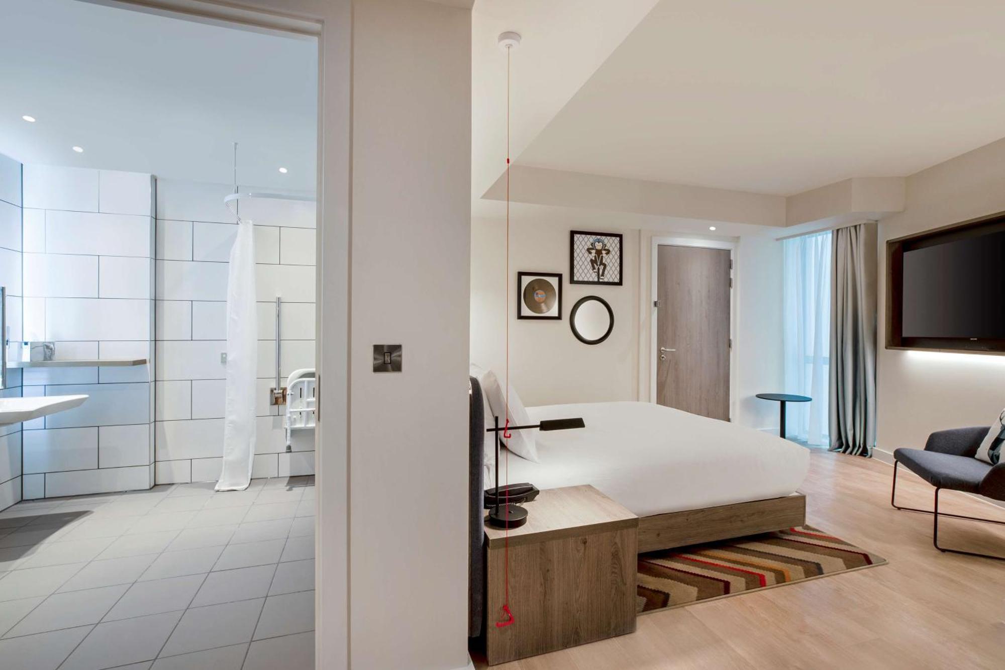 Hampton By Hilton Hotel 4*