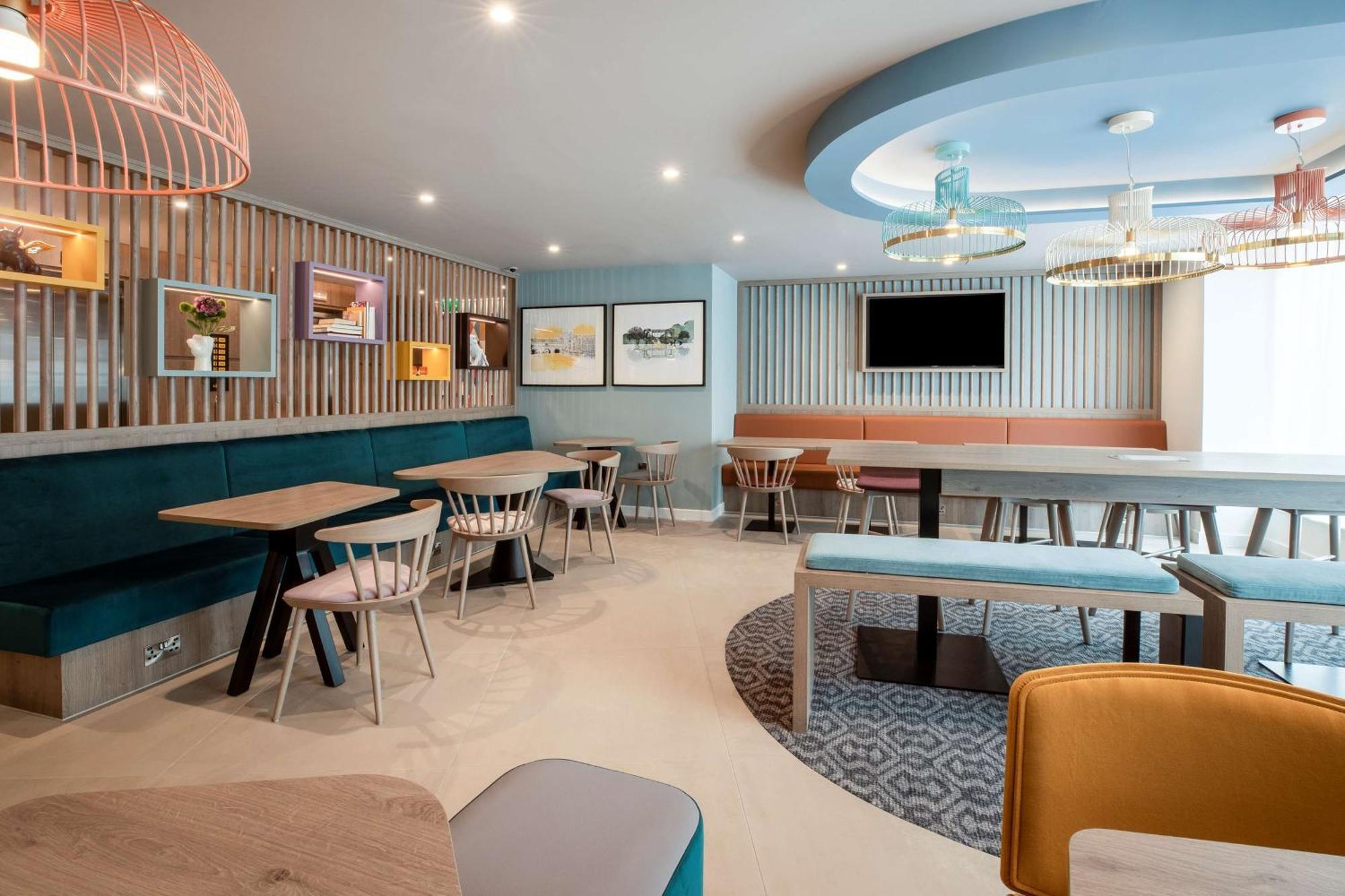 Hampton By Hilton 4*