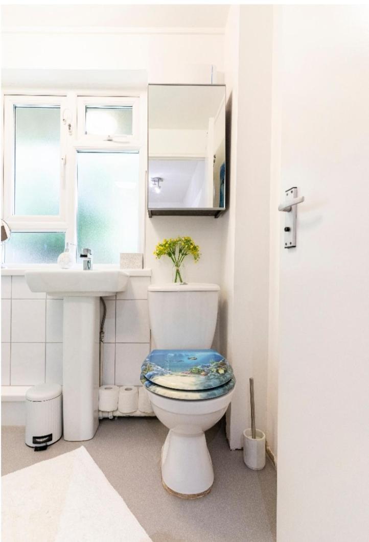 Homestay Cosy Near The Centre With Free Parking *