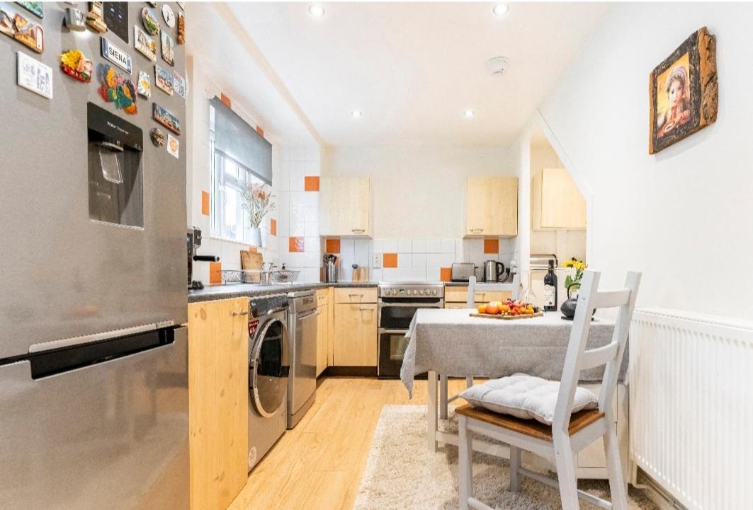 Cosy Near The Centre With Free Parking