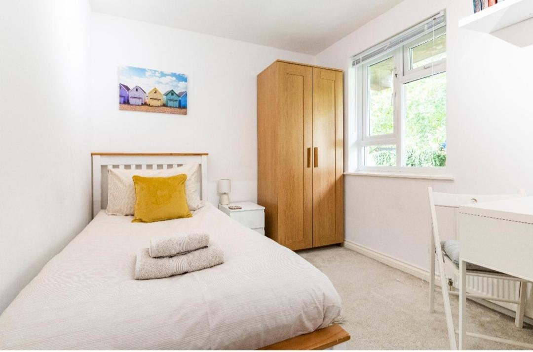 Homestay Cosy Near The Centre With Free Parking Bath