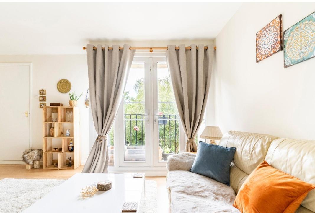 Cosy Near The Centre With Free Parking Homestay