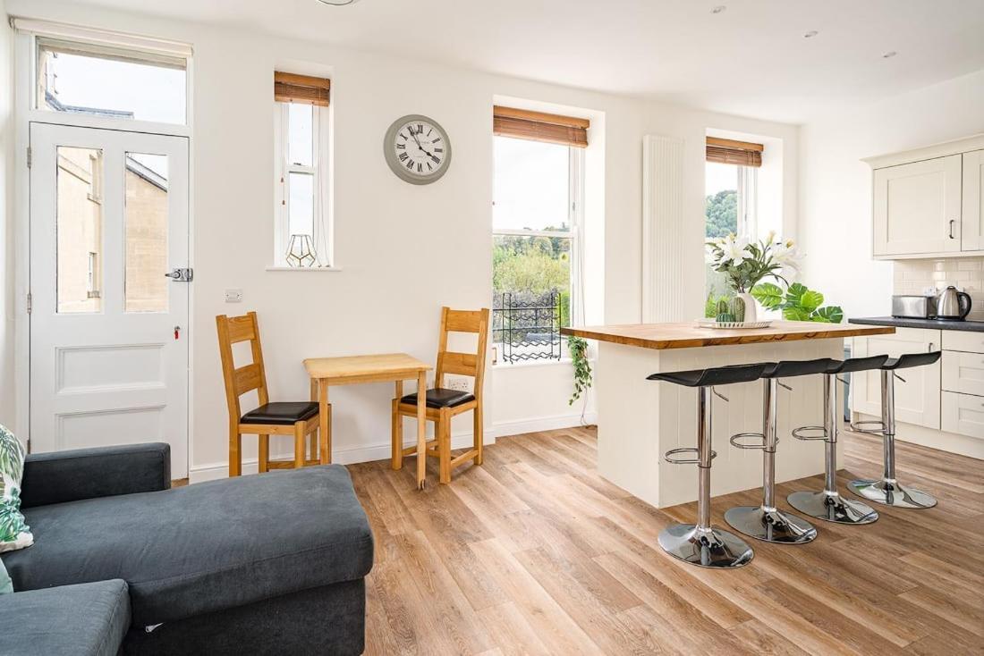 Spacious 2 Bedroom House With Stunning Views Holiday home