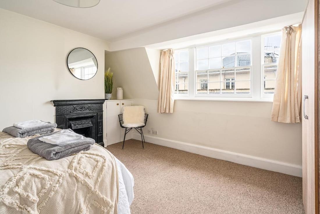 Beautiful Character 3 Bed Centre *