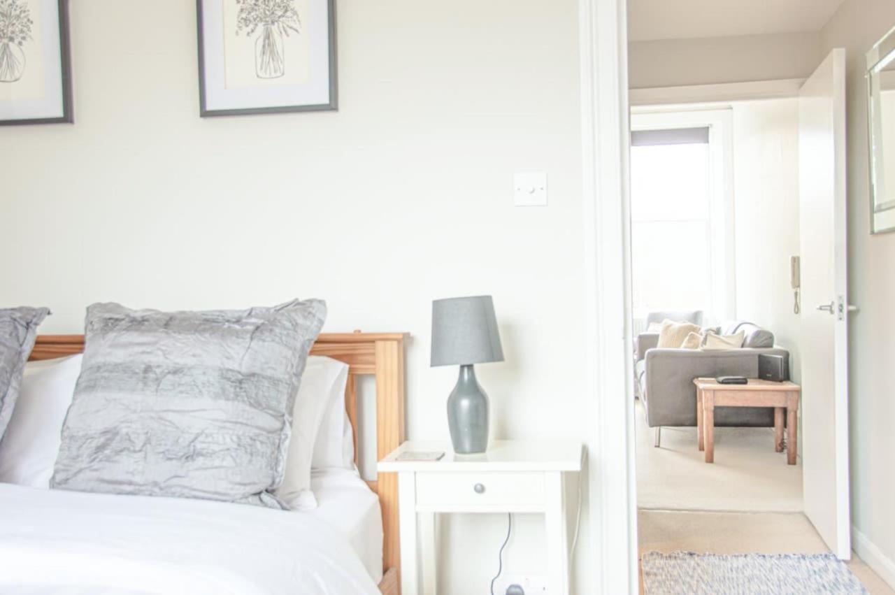 Beautiful Georgian One Bedroom Bath