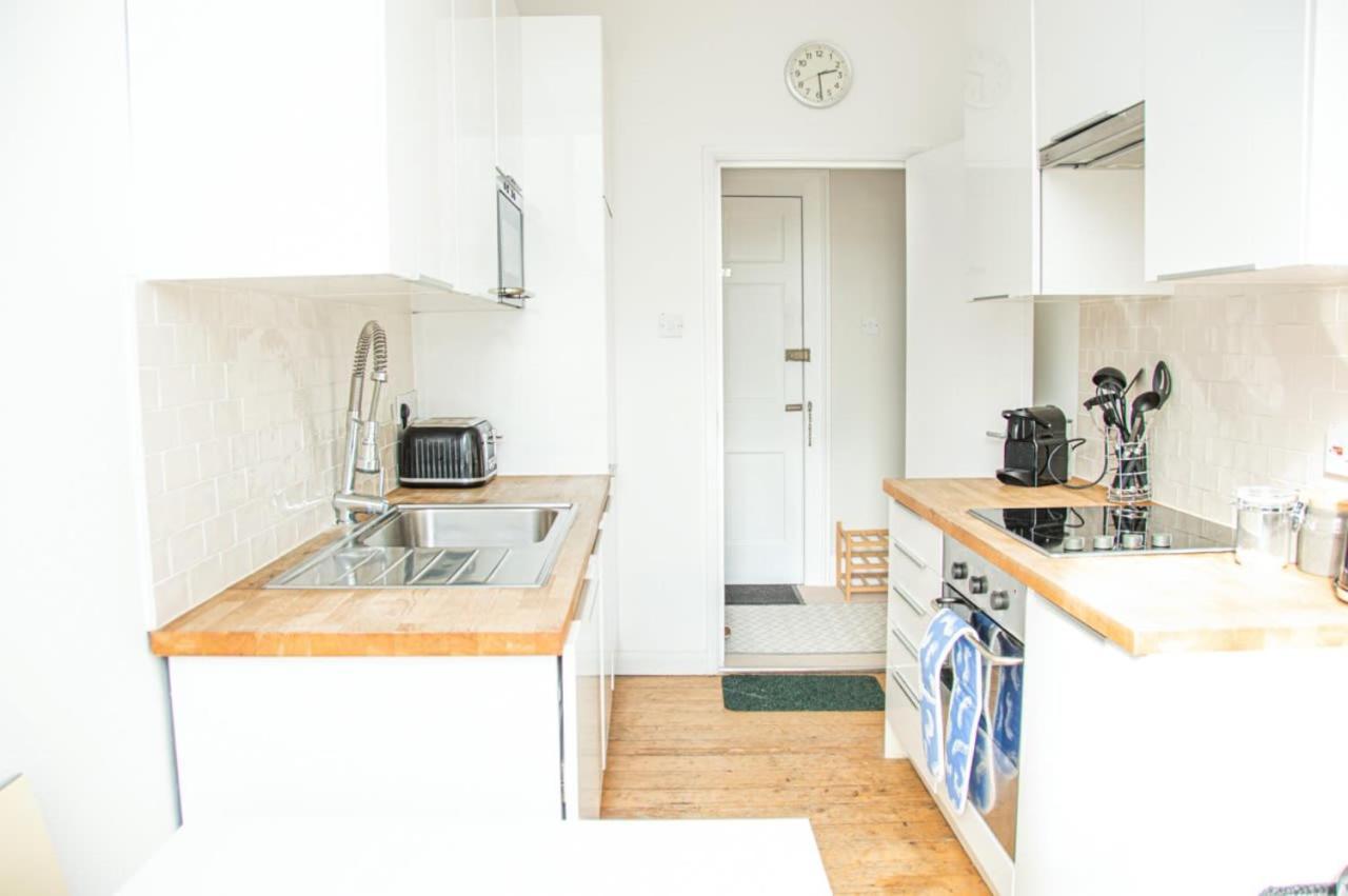 Apartment Beautiful Georgian One Bedroom Bath