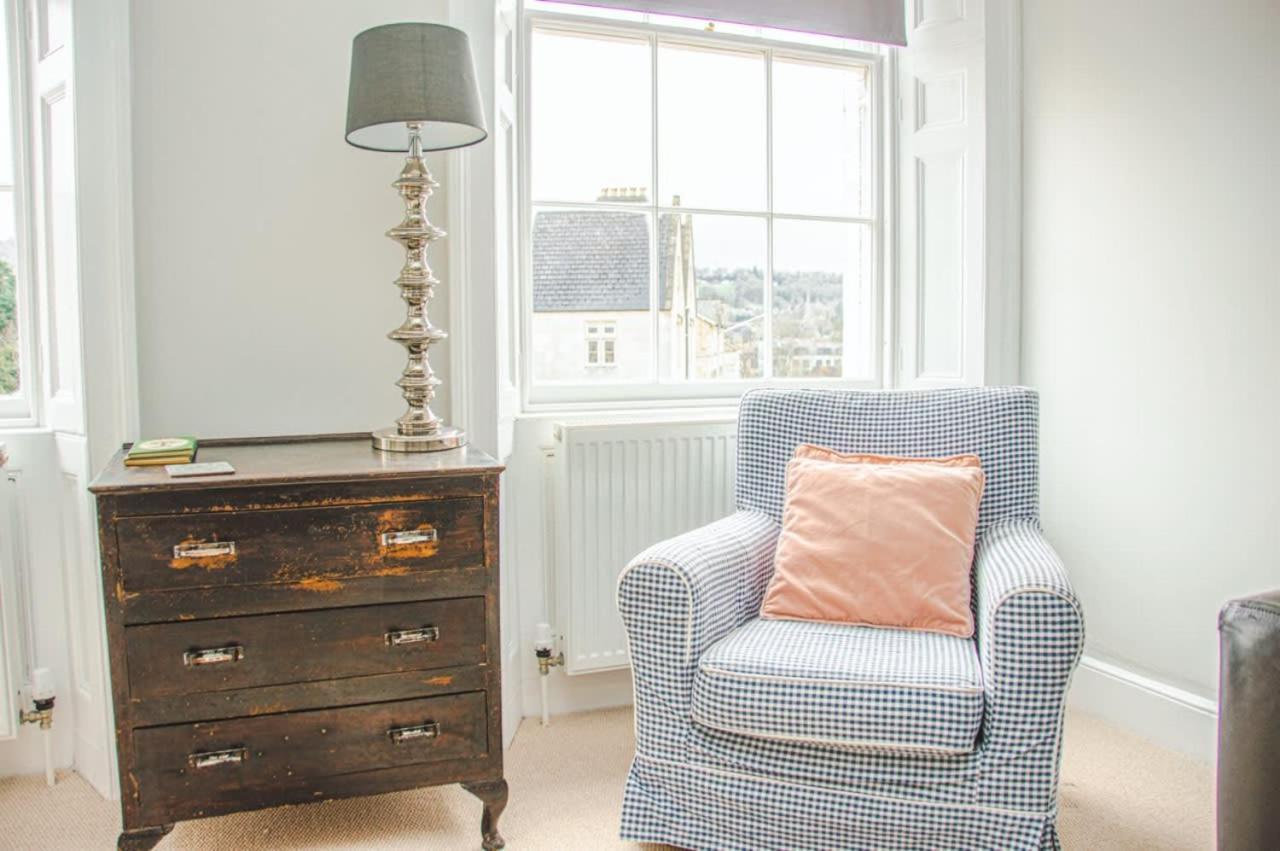 Beautiful Georgian One Bedroom *