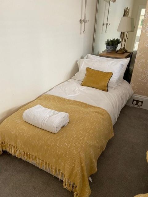 Apartment 5 Bedroom Magnificent Georgian Townhouse- Centre Bath