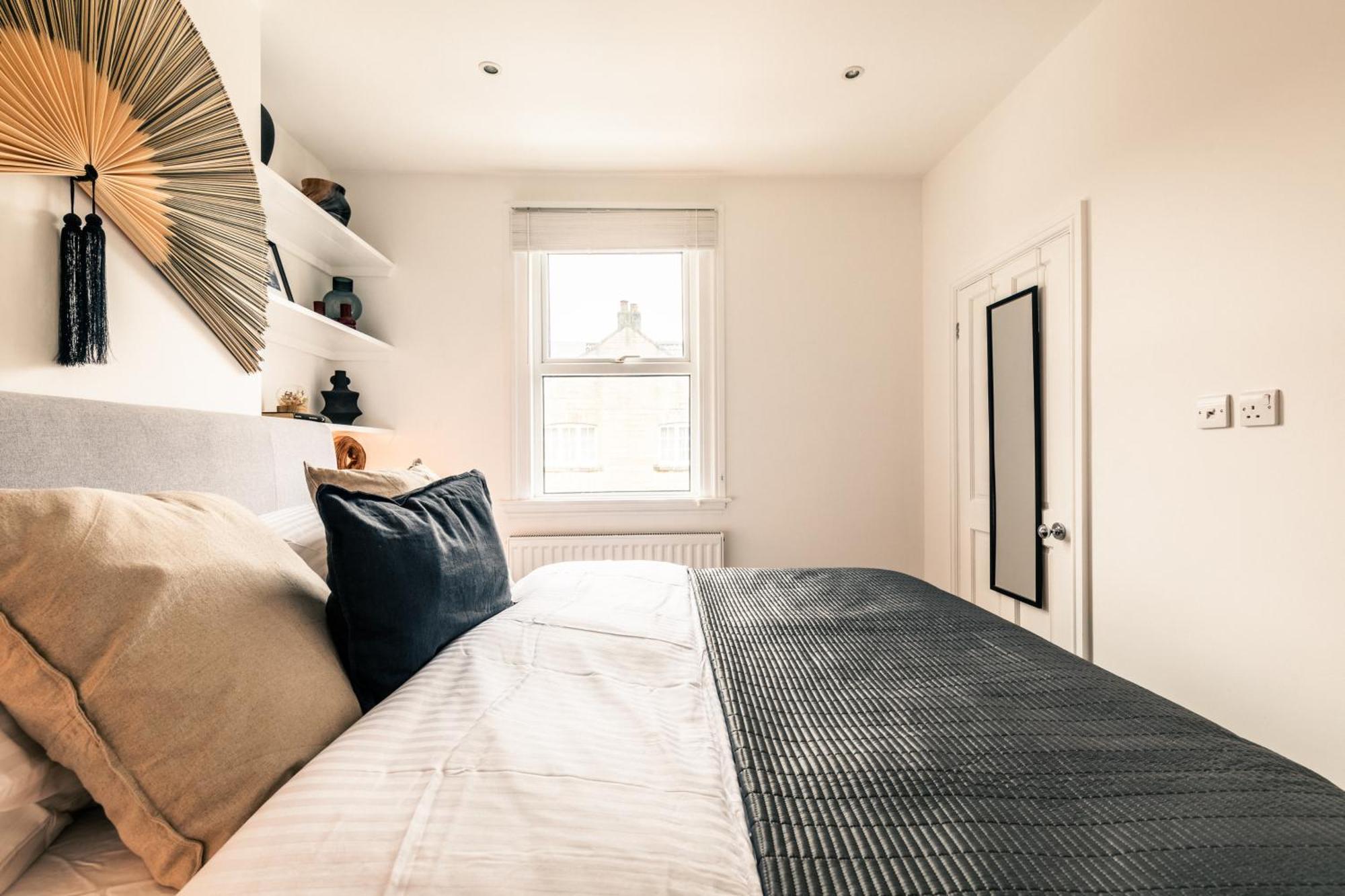 Apartment The Broadway - 2 Bedrooms With Parking, *